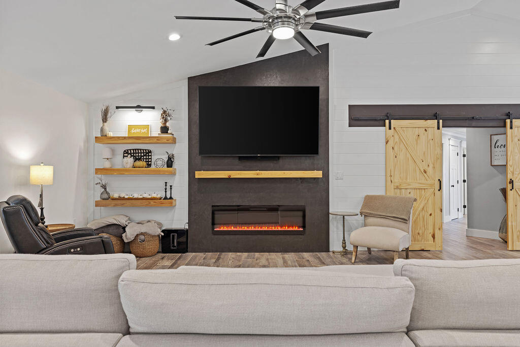 DRIFTWOOD ESTATES - Residential