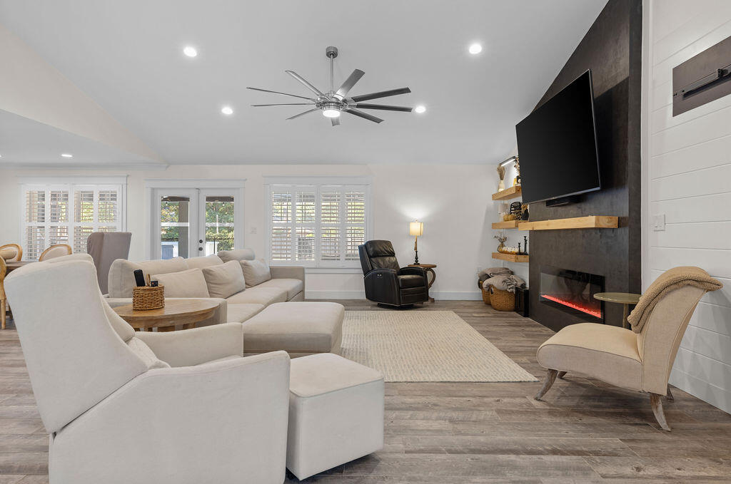 DRIFTWOOD ESTATES - Residential