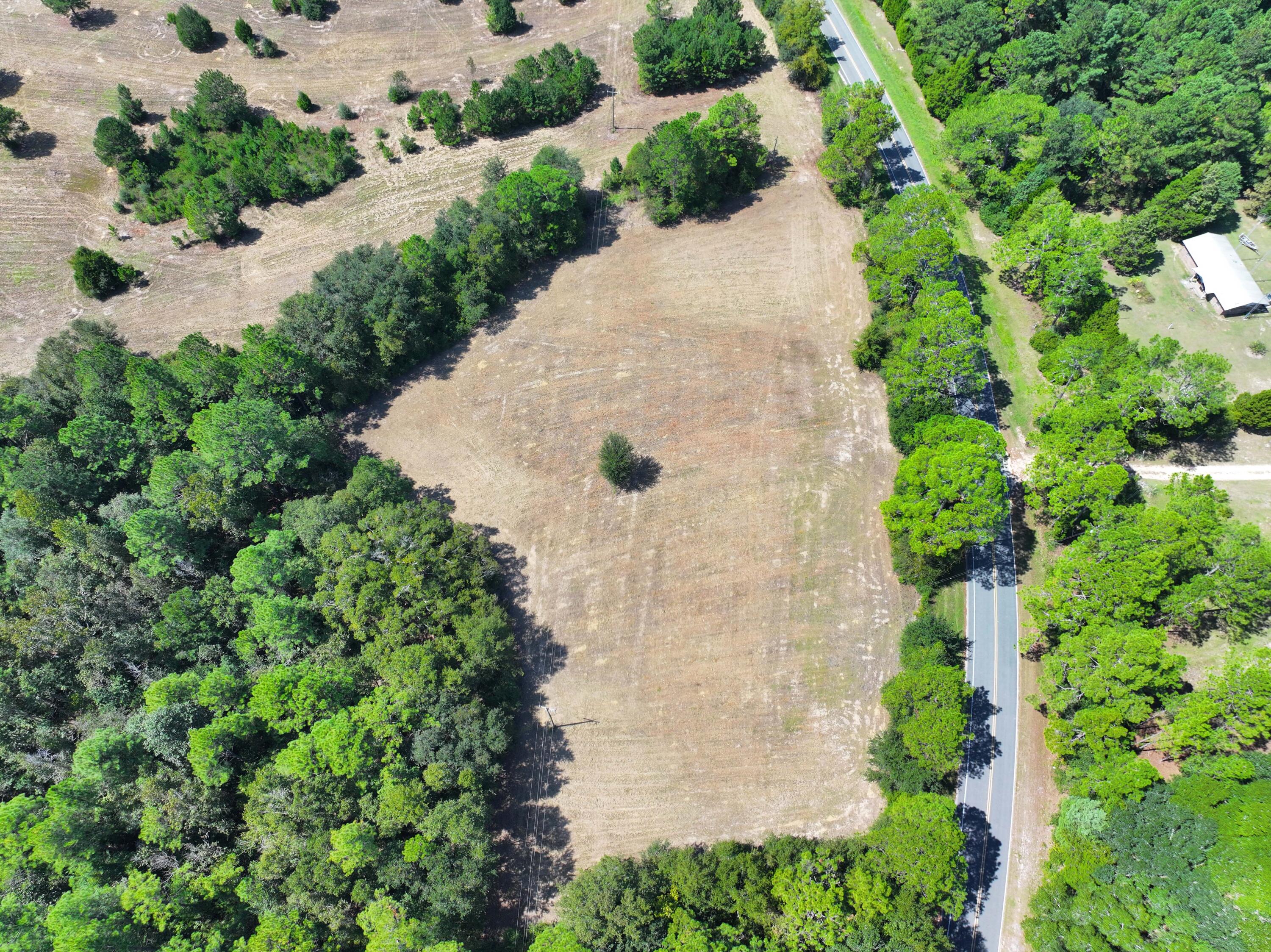 NO RECORDED SUBDIVISION - Land