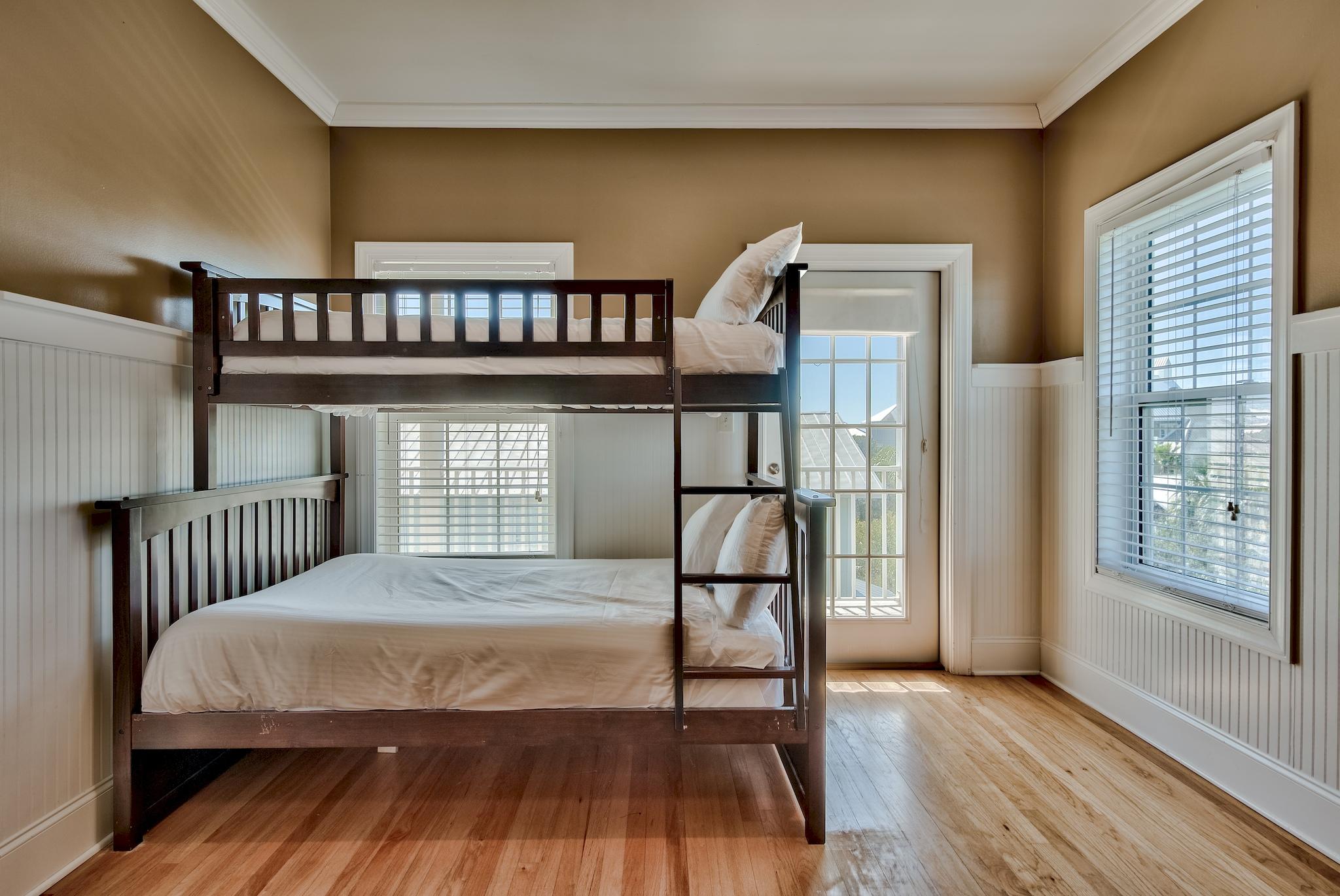 BLUE MOUNTAIN BEACH - Residential