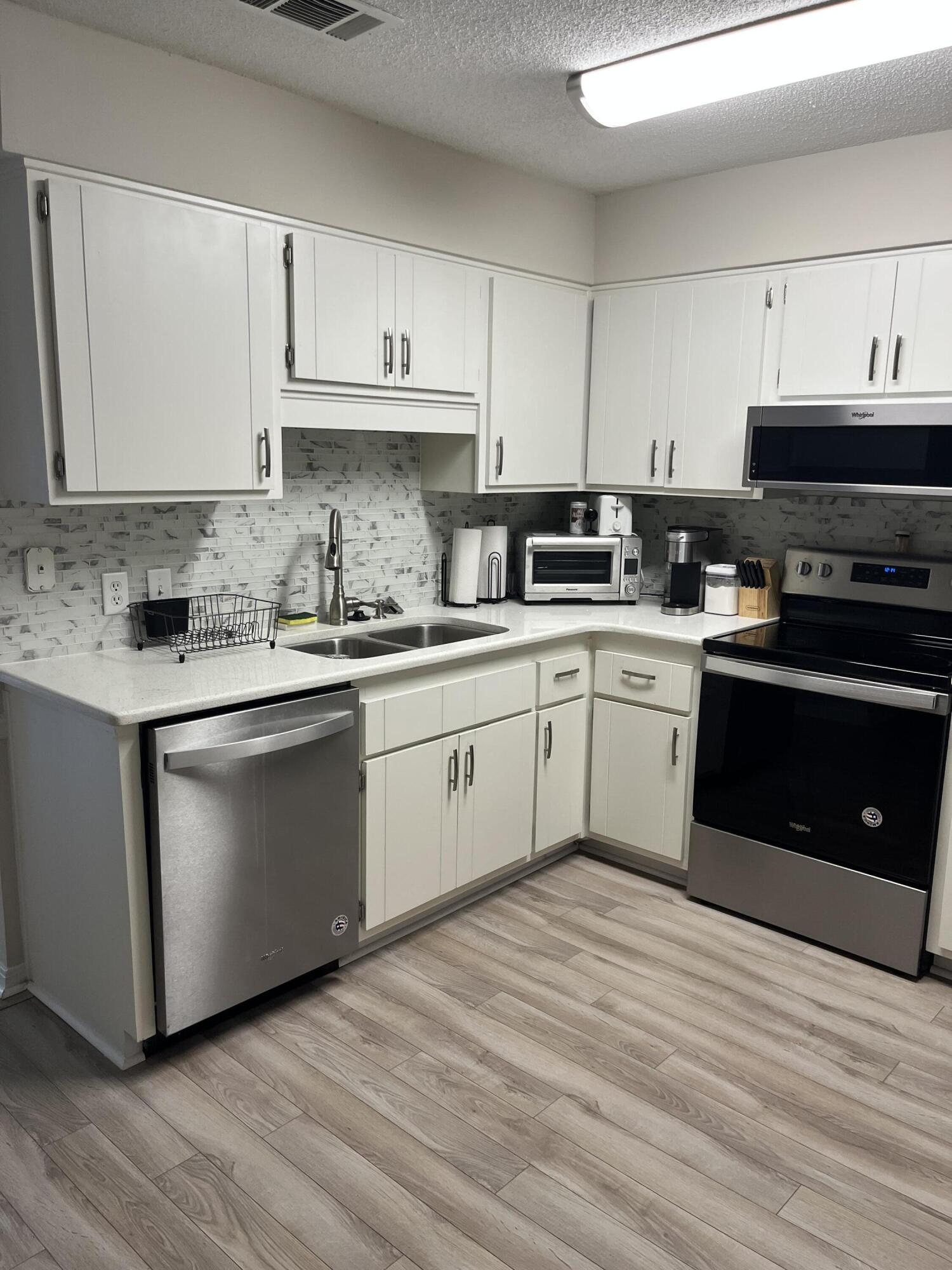 BROWNSVILLE STATION 3 - Residential