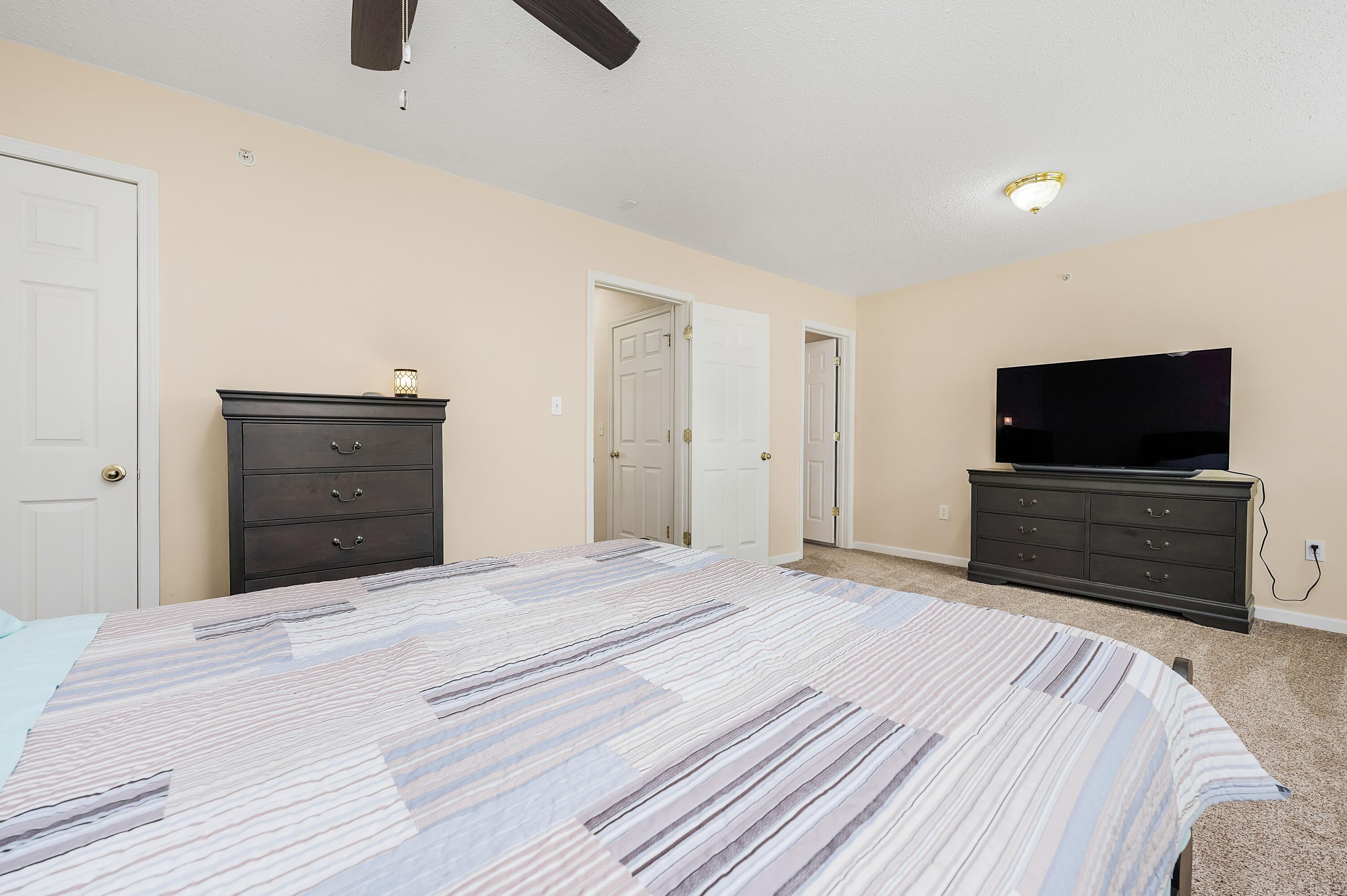 ROLLING PINES - Residential