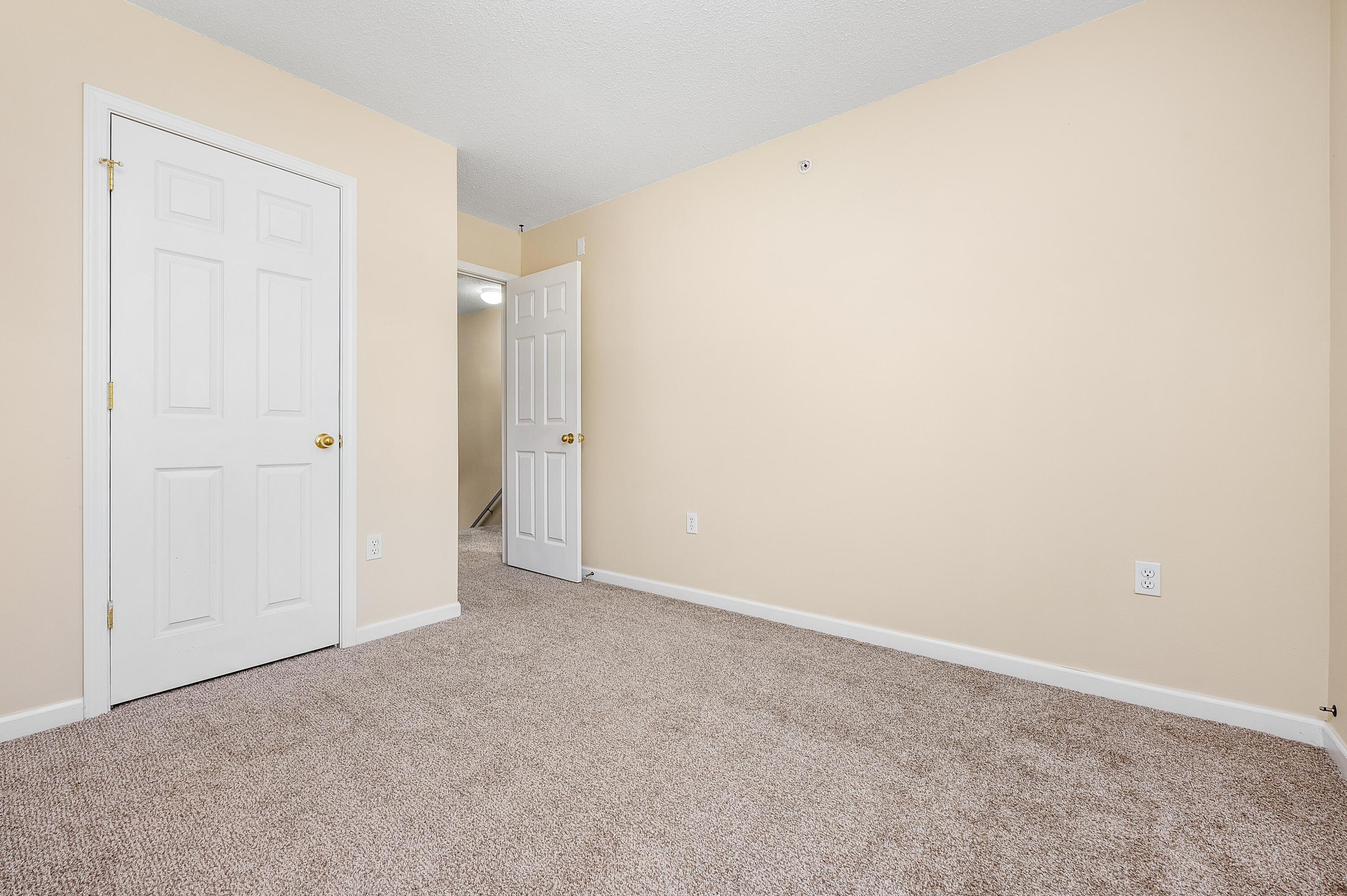 ROLLING PINES - Residential