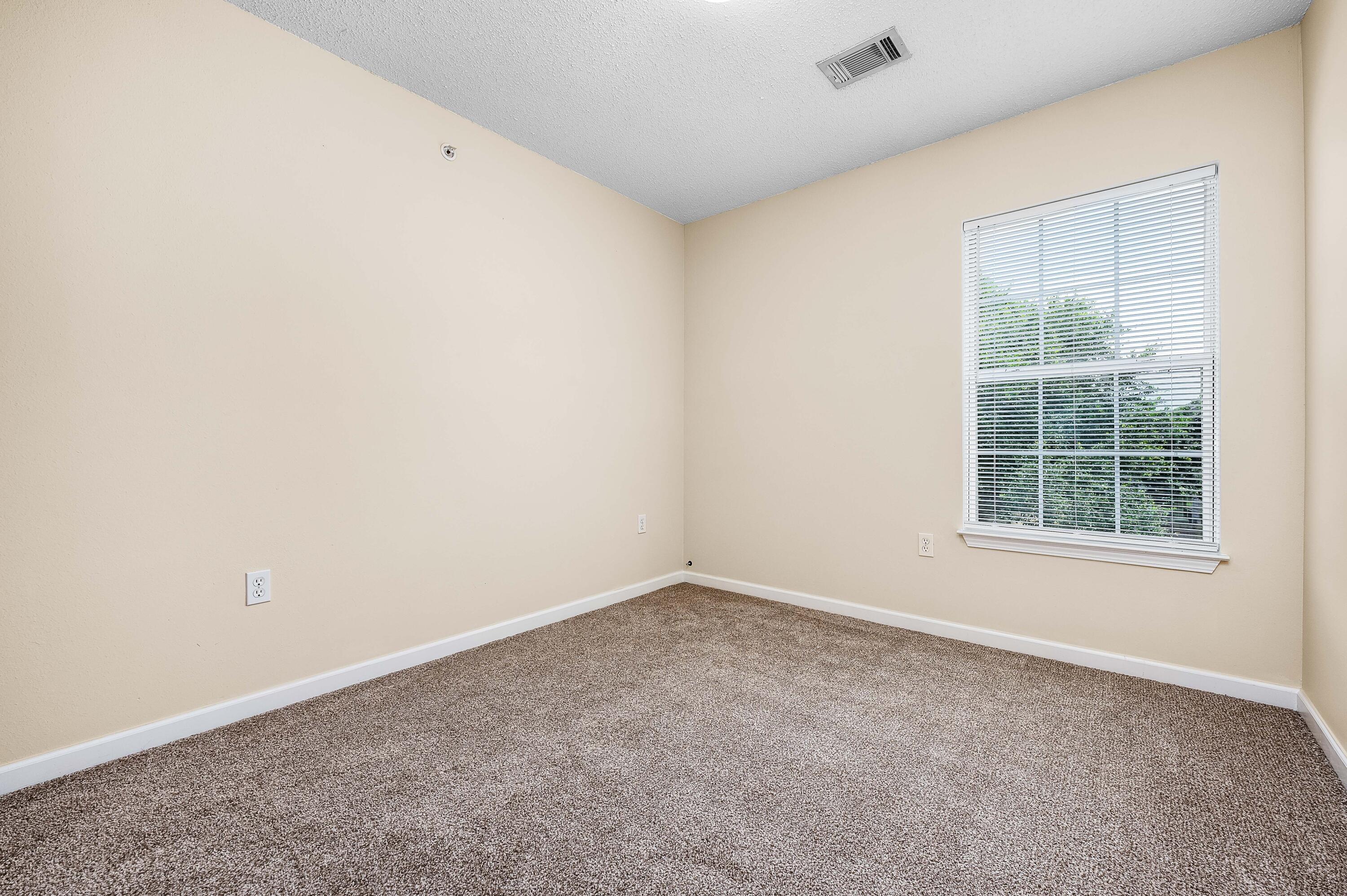 ROLLING PINES - Residential