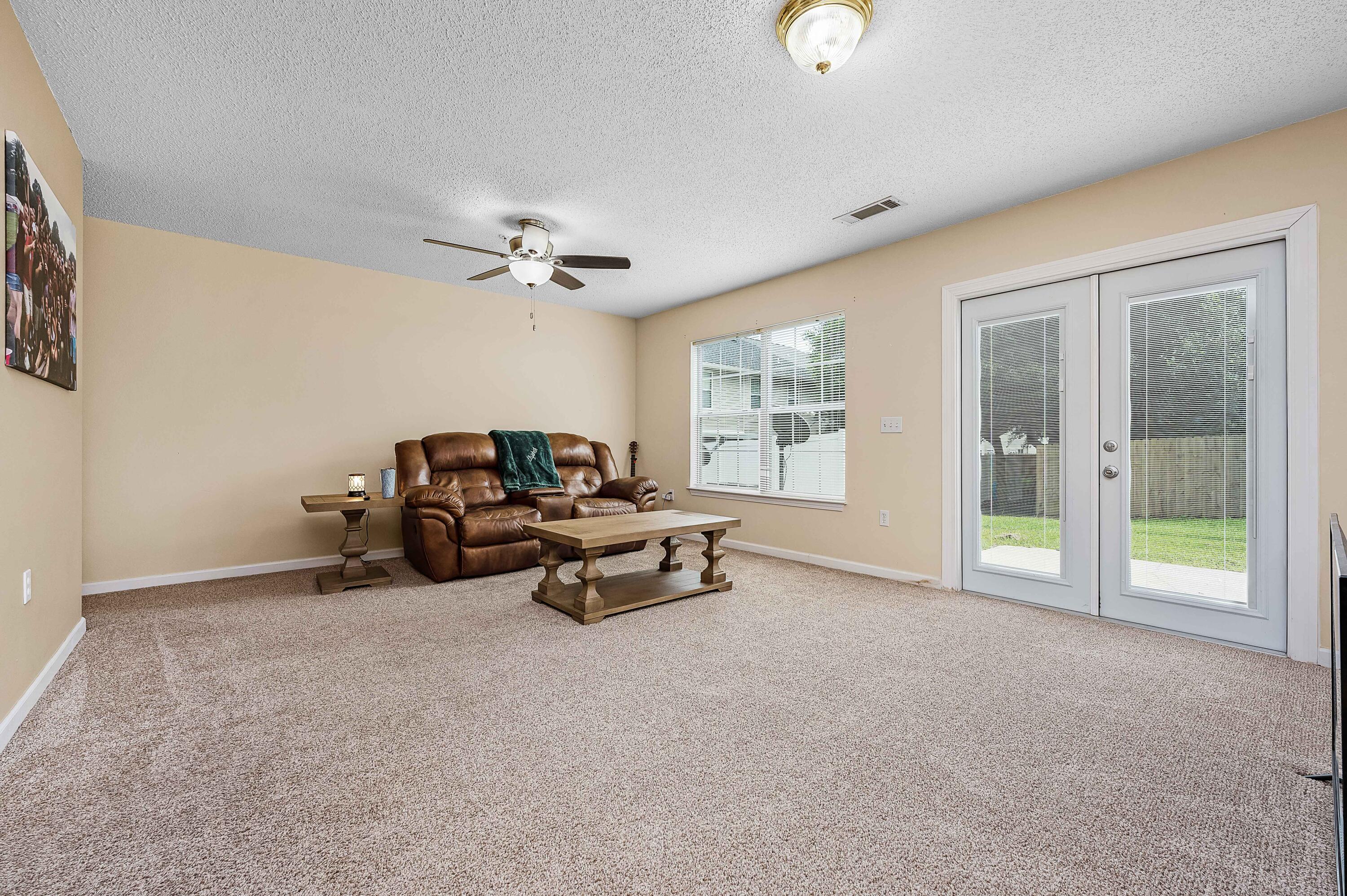 ROLLING PINES - Residential