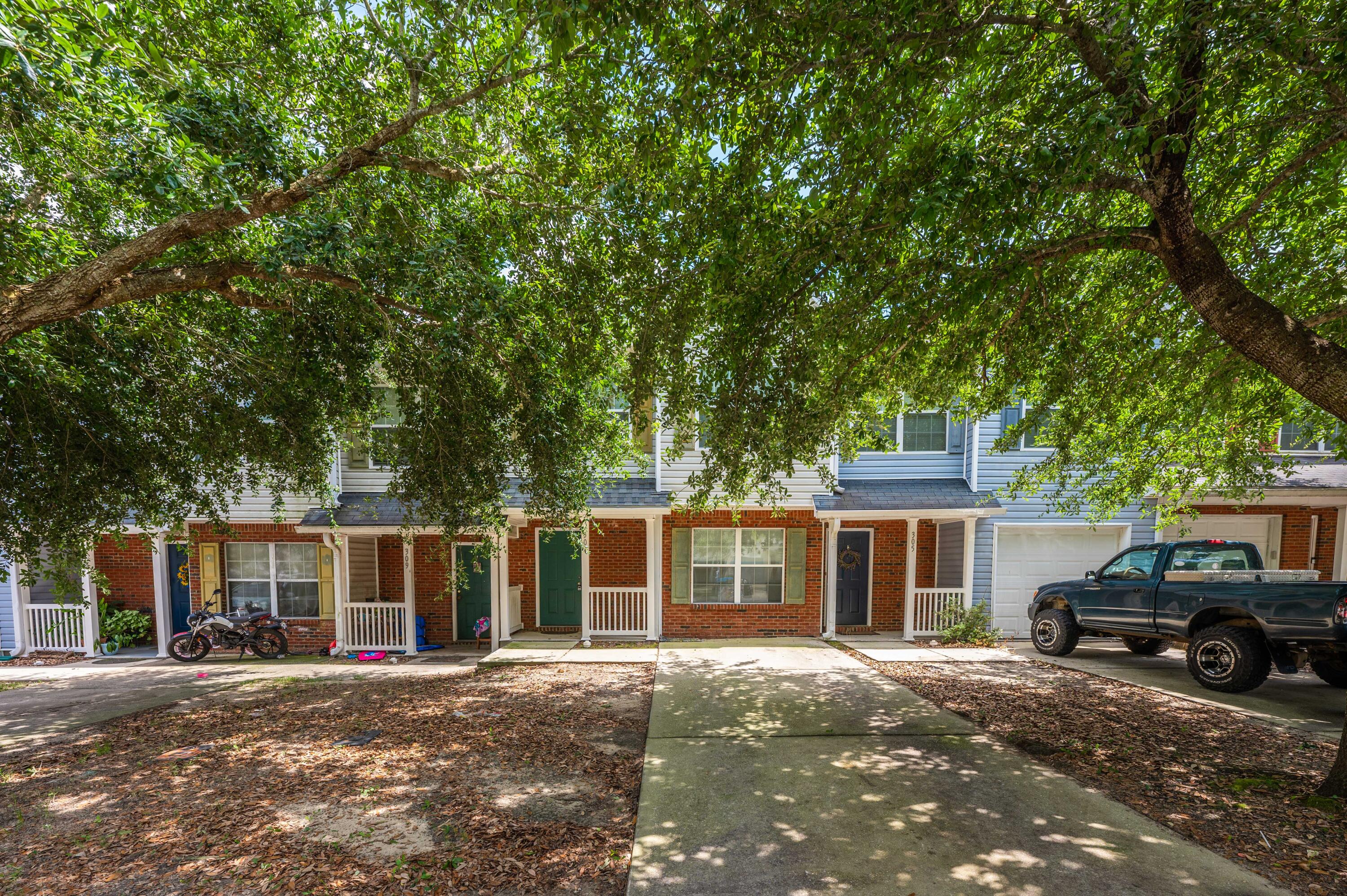 ROLLING PINES - Residential