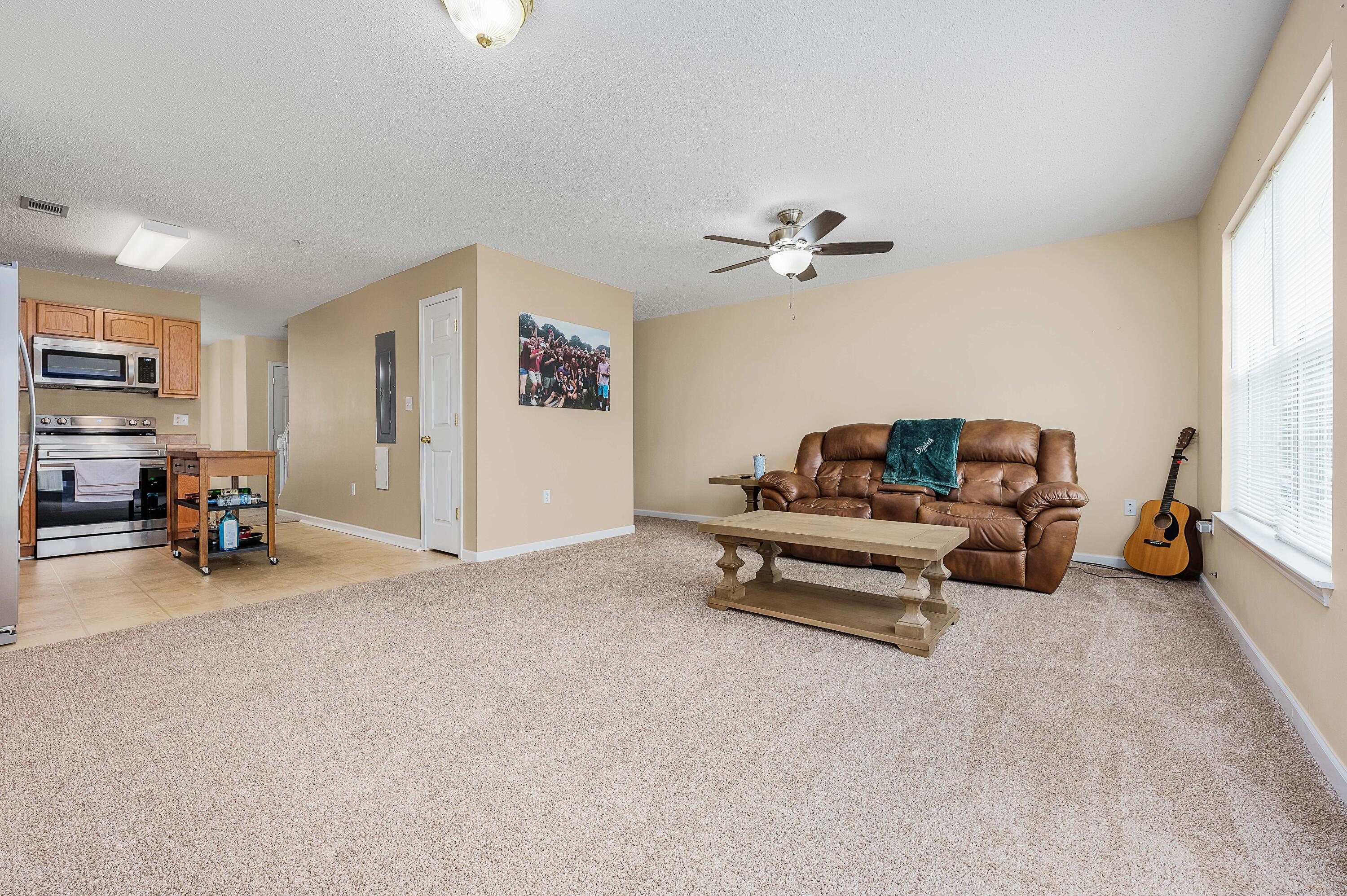 ROLLING PINES - Residential