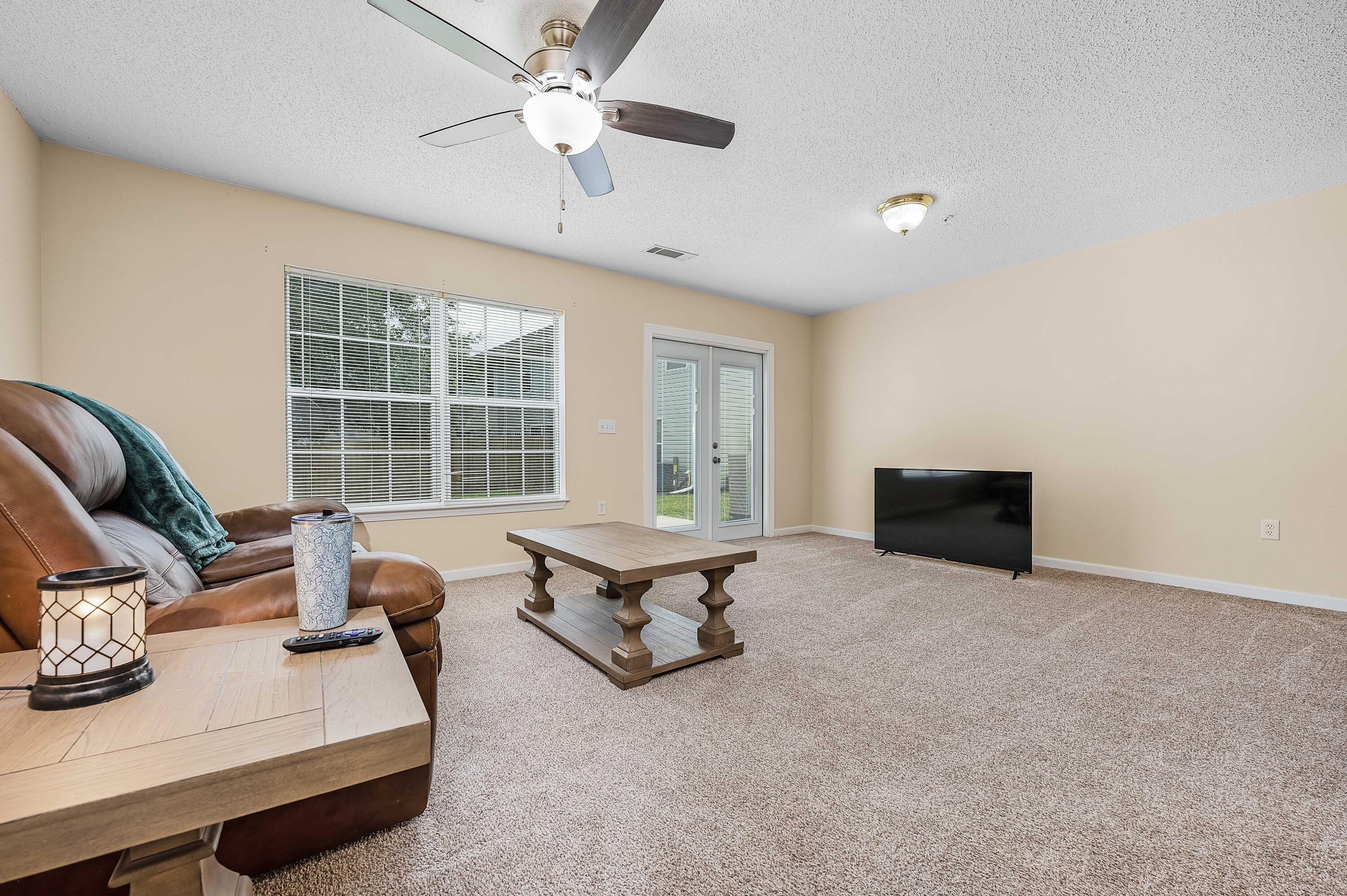 ROLLING PINES - Residential