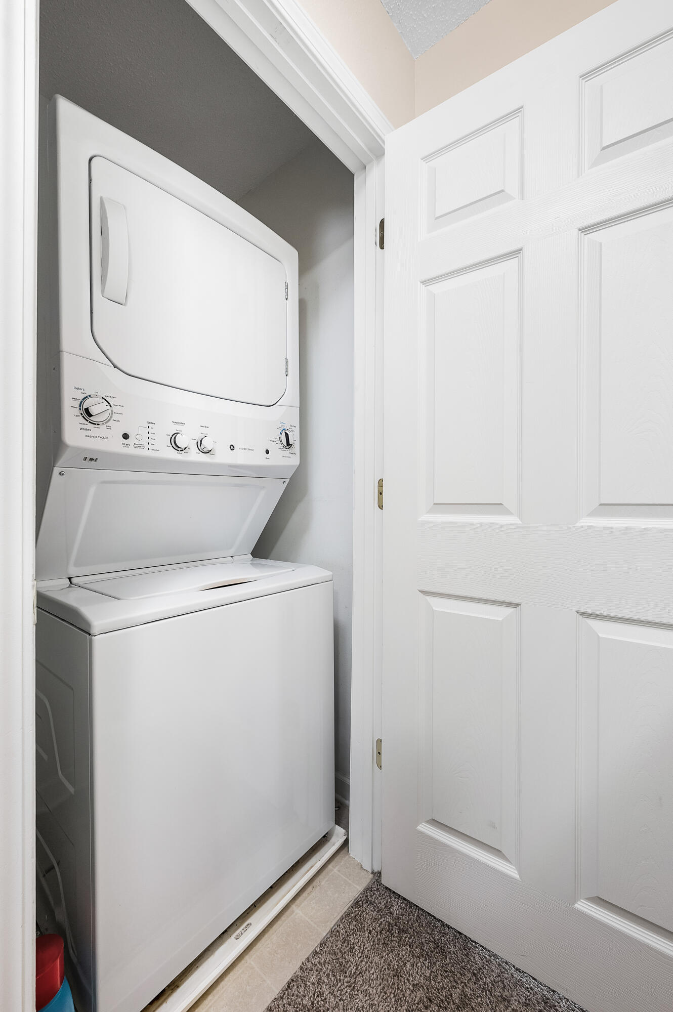 ROLLING PINES - Residential