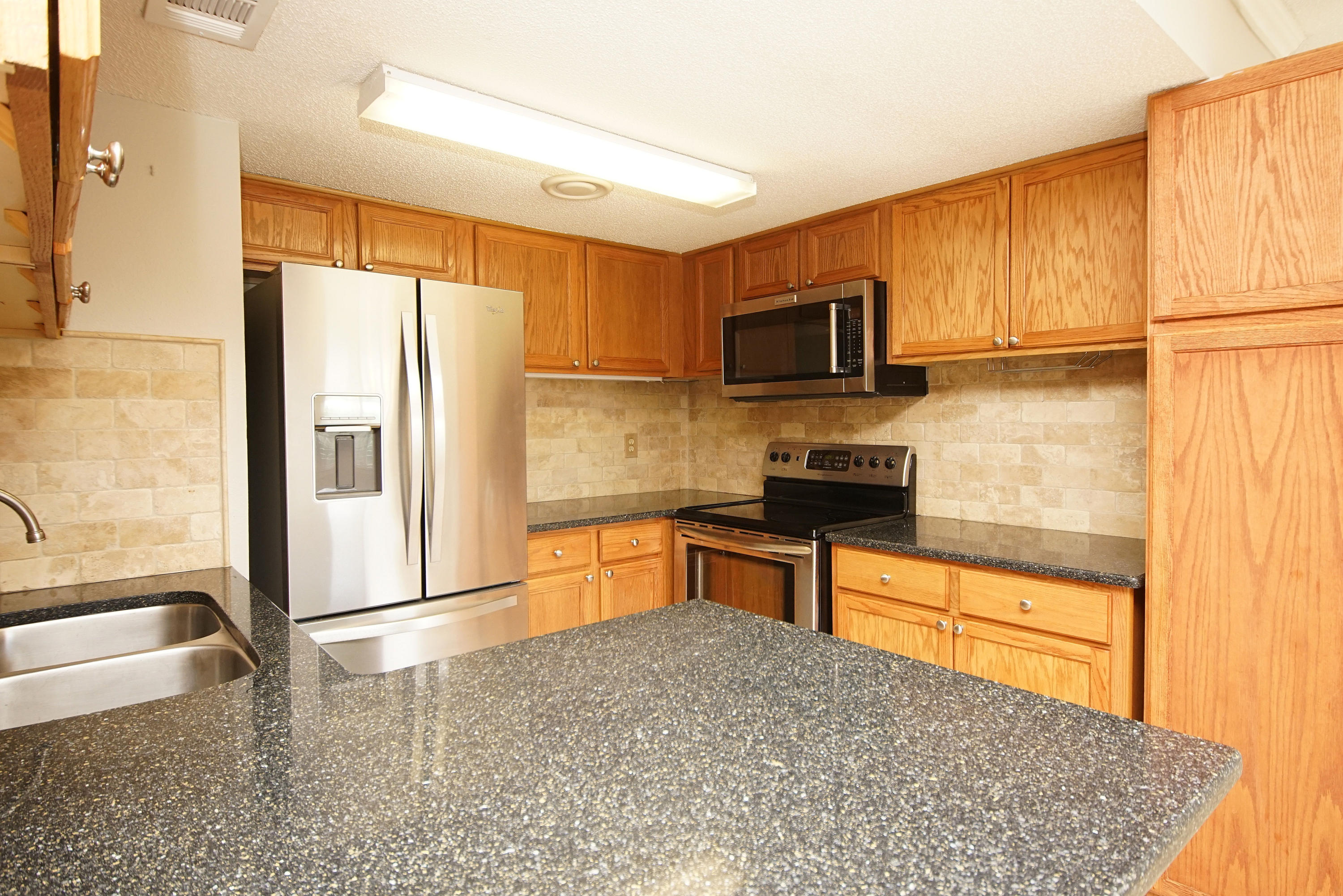 FINISTERRA CONDO - Residential