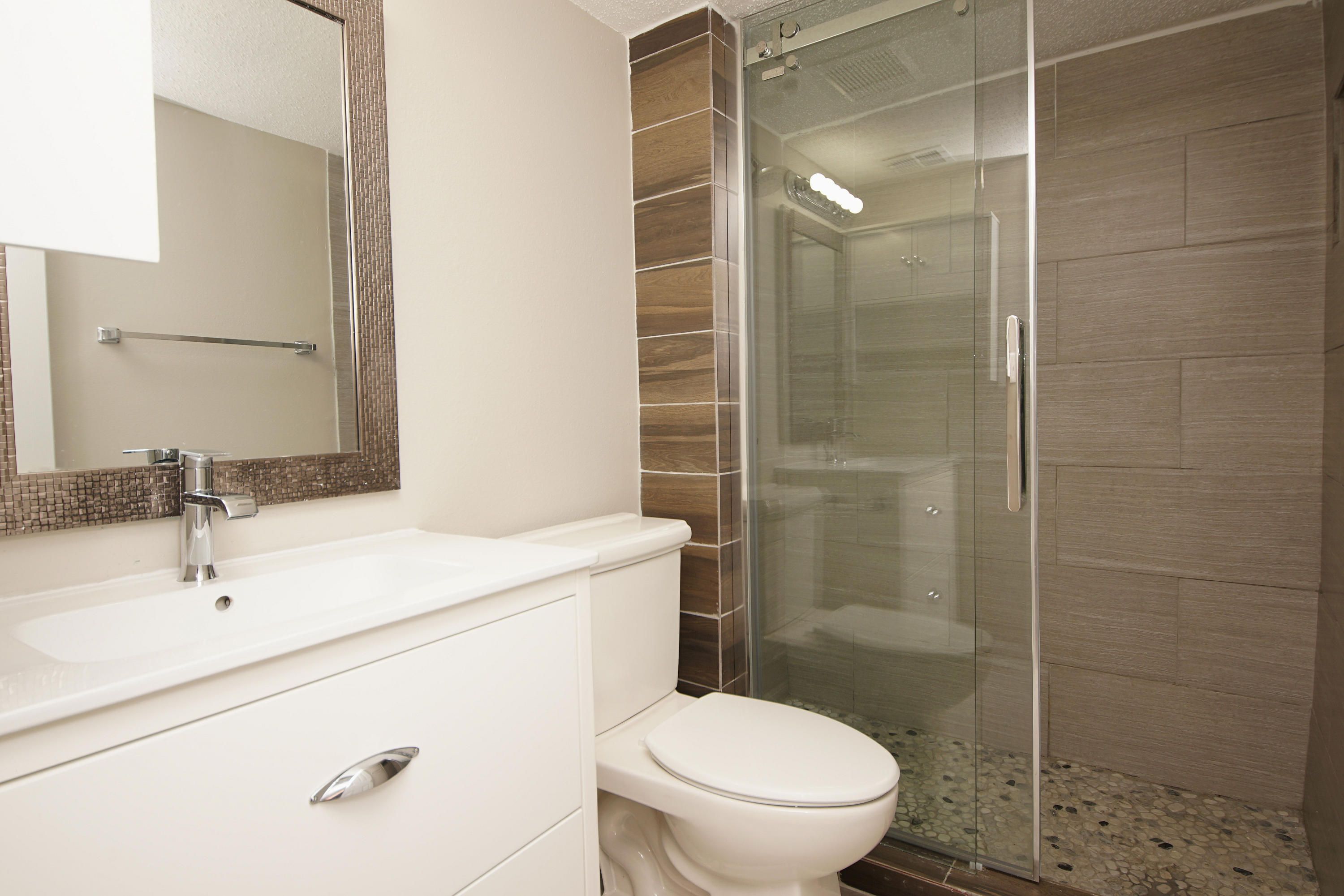 FINISTERRA CONDO - Residential