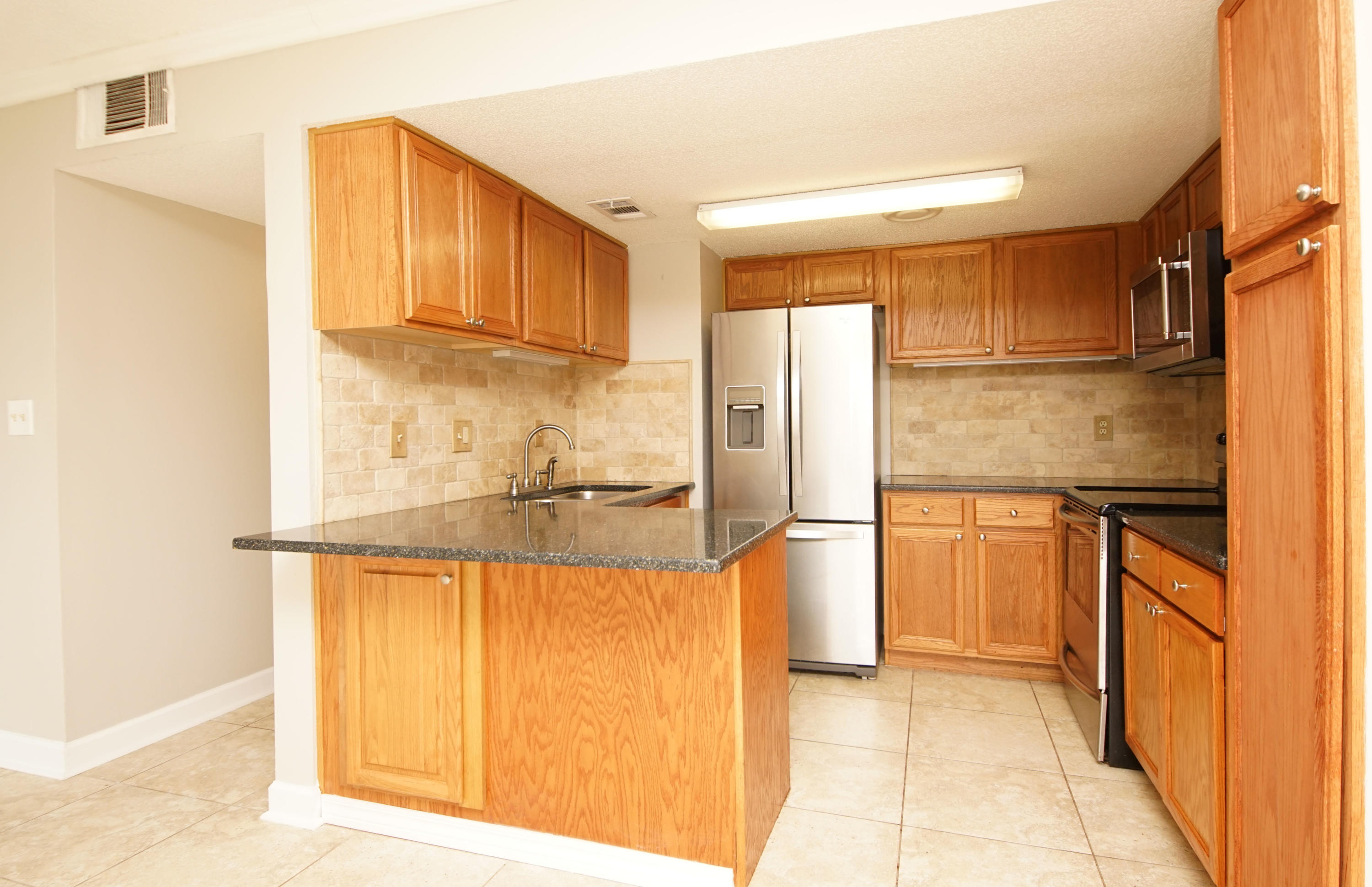 FINISTERRA CONDO - Residential