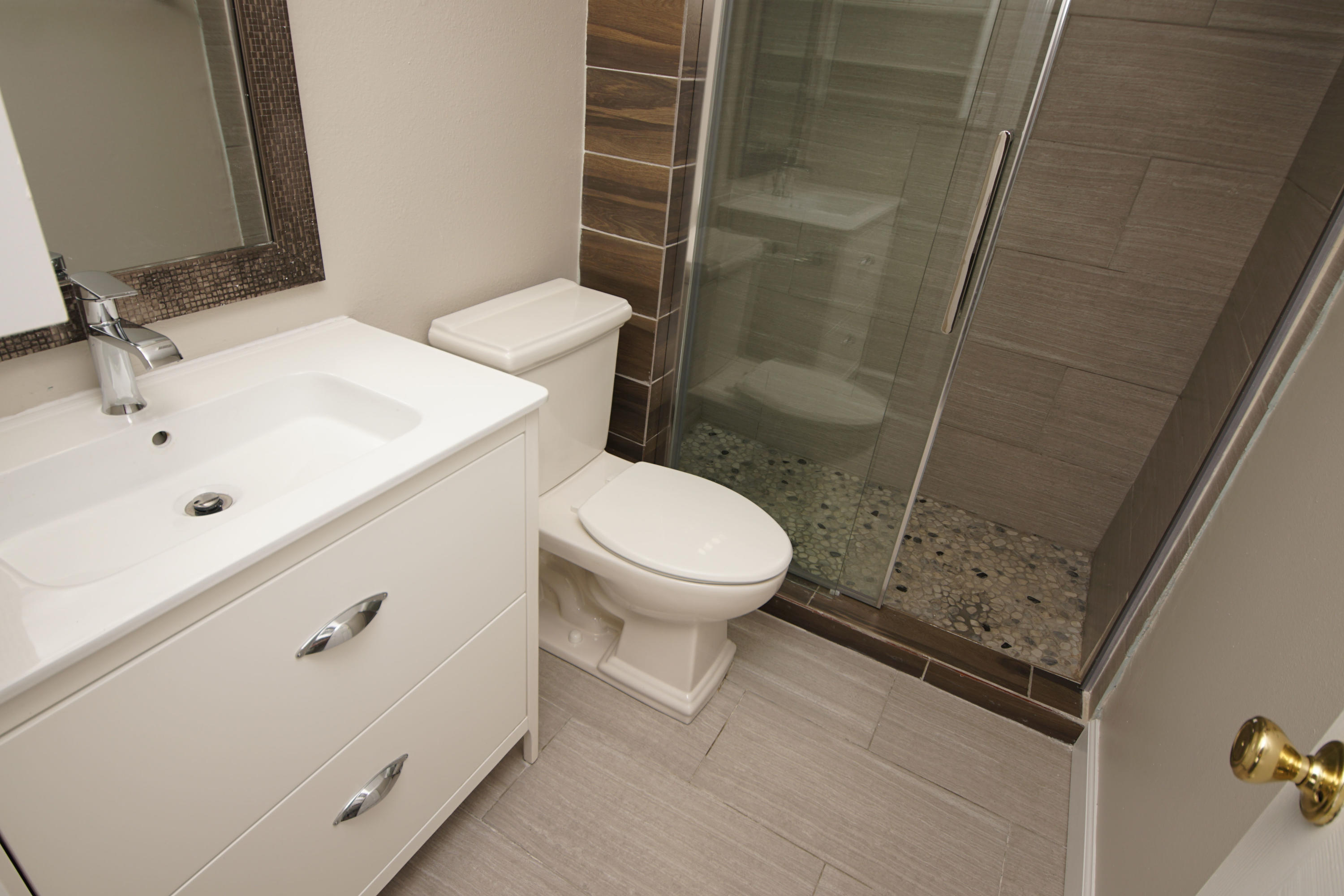 FINISTERRA CONDO - Residential