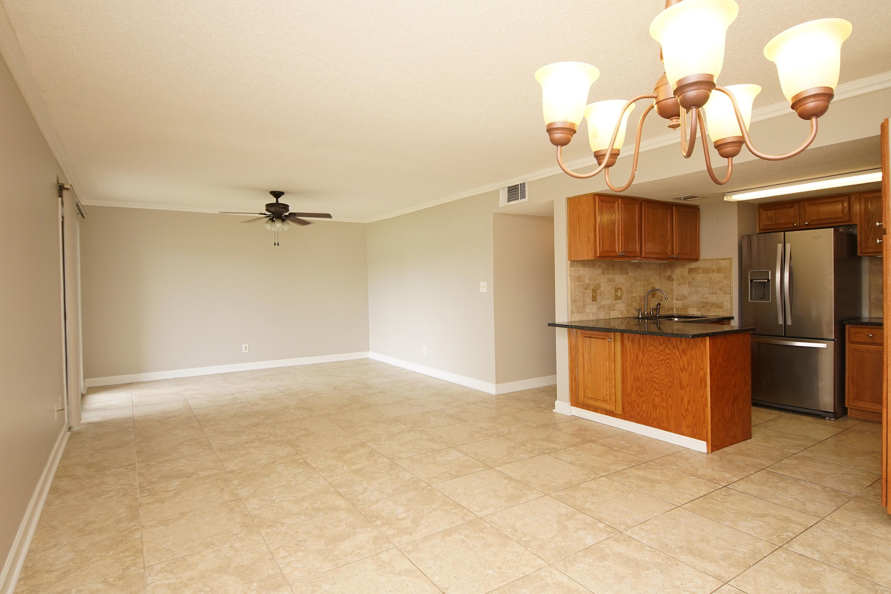 FINISTERRA CONDO - Residential