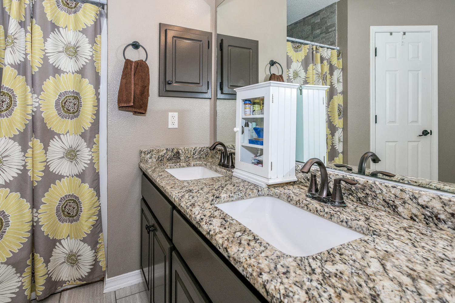 HOLLEY BY THE SEA - Residential