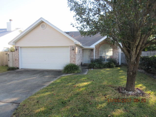 ROANOKE VILLAGE S/D  Lot 20 - Residential