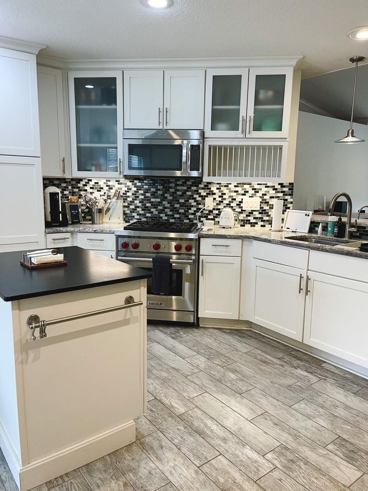 HIDDEN PINES S/D - Residential Lease
