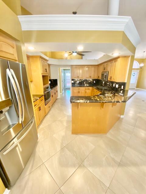 LA FONTAINE - Residential Lease