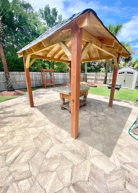 LA FONTAINE - Residential Lease