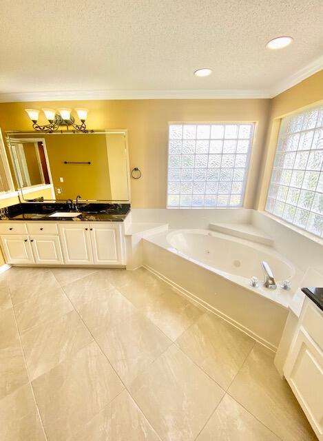 LA FONTAINE - Residential Lease