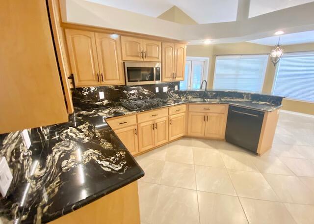 LA FONTAINE - Residential Lease