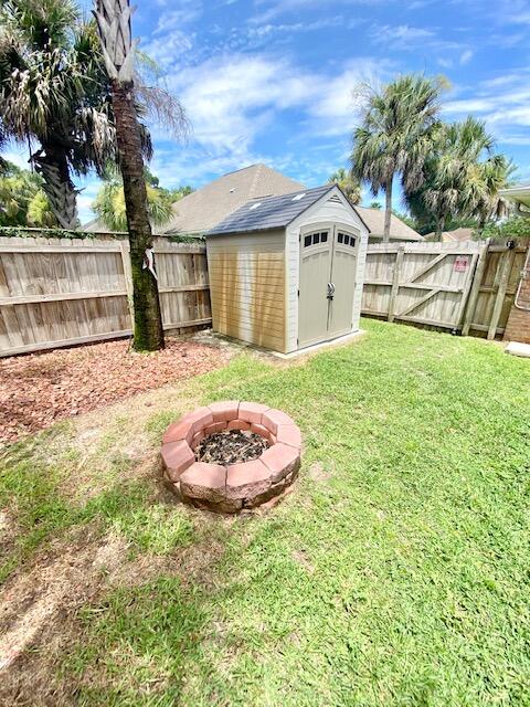 LA FONTAINE - Residential Lease