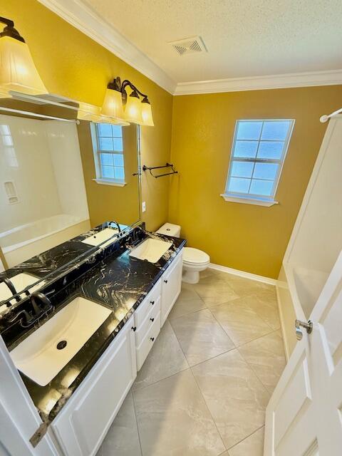 LA FONTAINE - Residential Lease