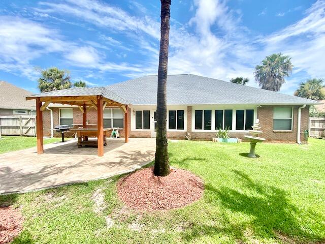LA FONTAINE - Residential Lease