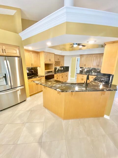 LA FONTAINE - Residential Lease