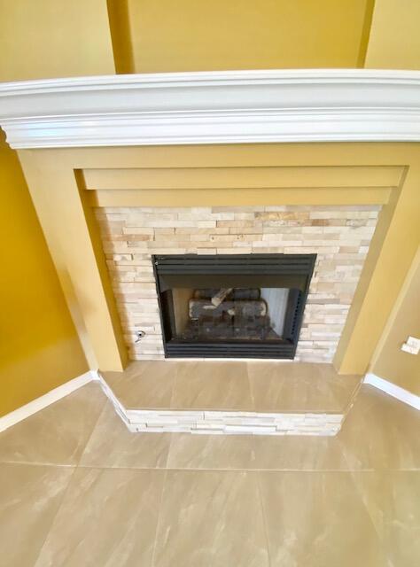 LA FONTAINE - Residential Lease