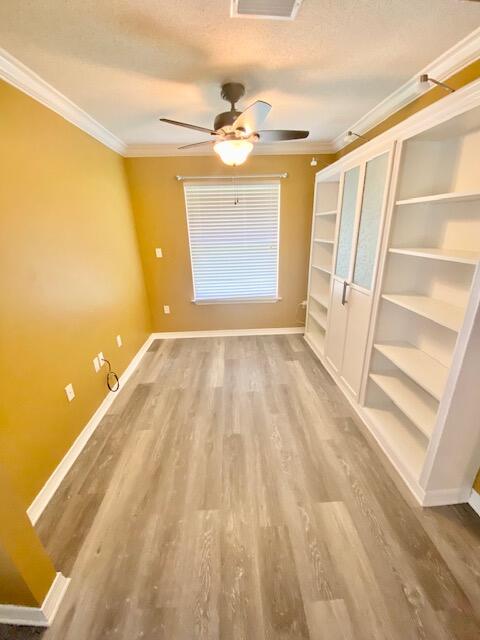 LA FONTAINE - Residential Lease