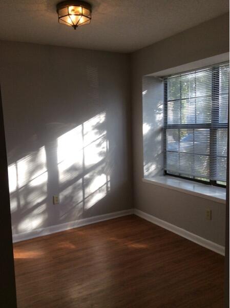 VIKING MANOR PH 1 - Residential Lease