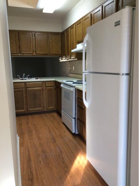 VIKING MANOR PH 1 - Residential Lease