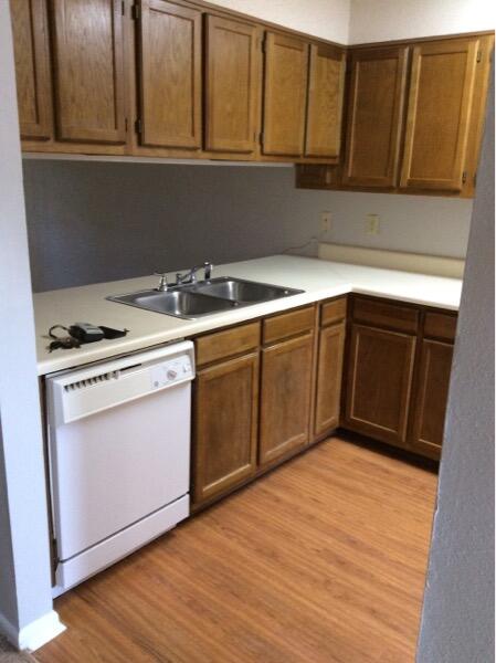 VIKING MANOR PH 1 - Residential Lease