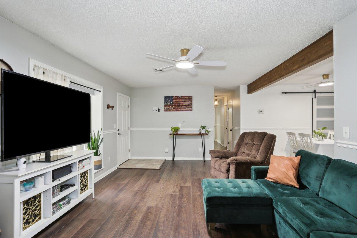 KENNEDY LAKES 1ST ADDN - Residential