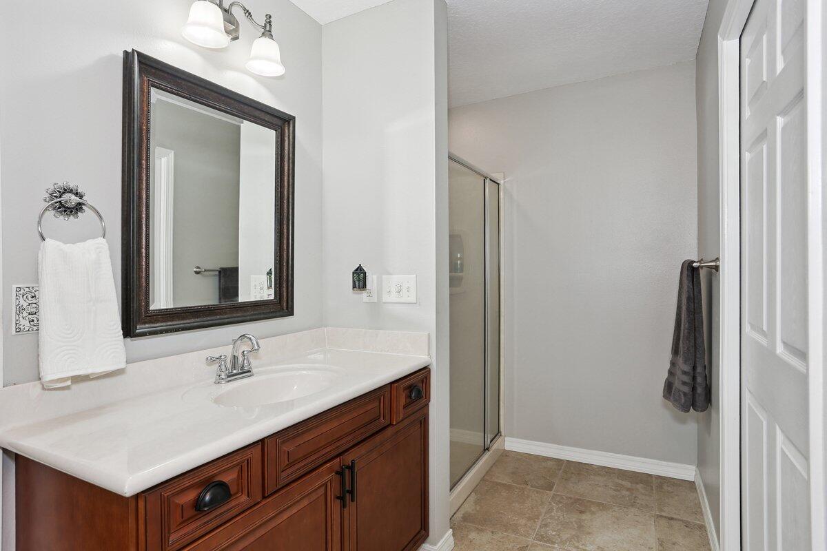 KENNEDY LAKES 1ST ADDN - Residential