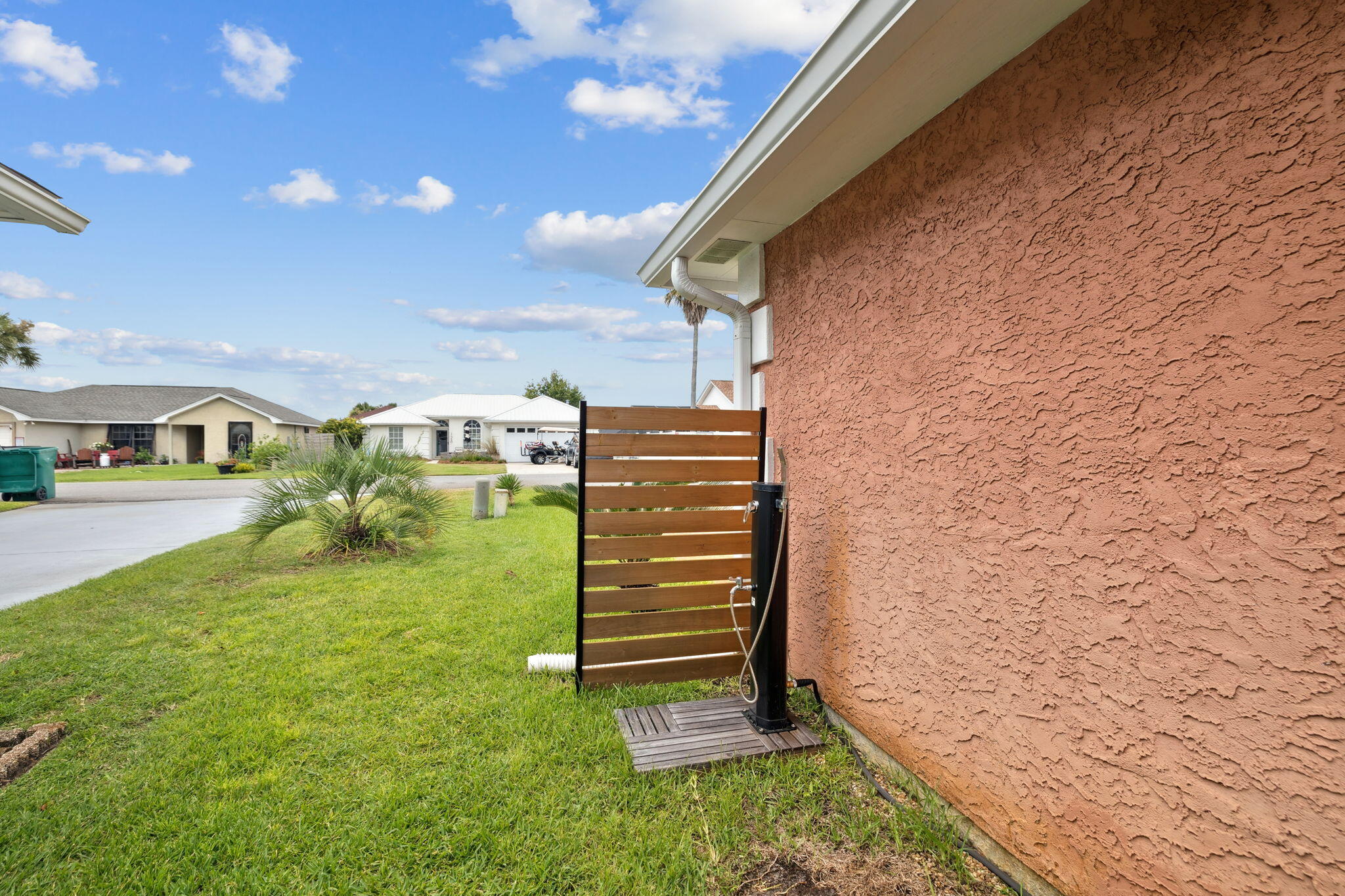 BID-A-WEE S/D - Residential