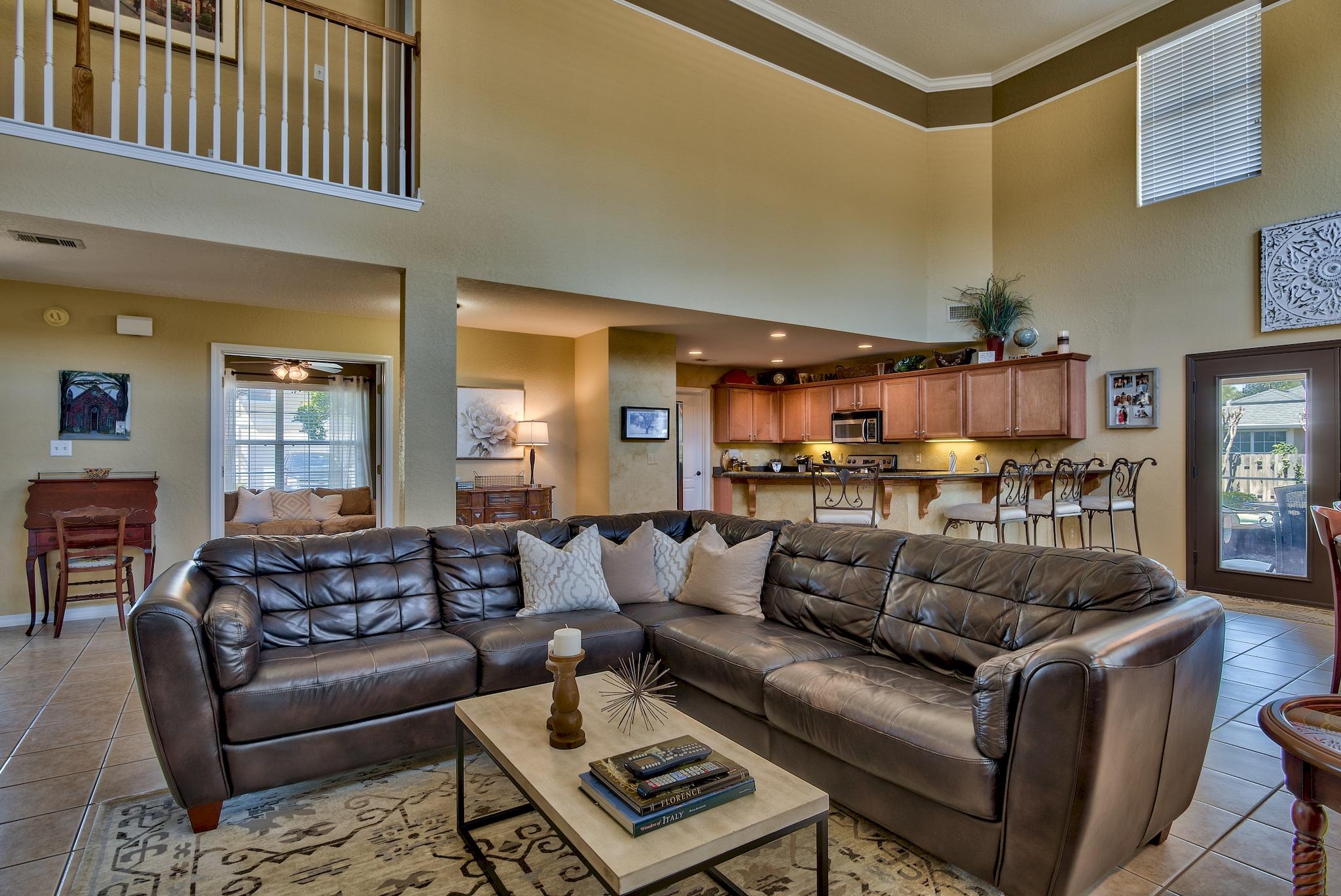 EMERALD LAKES PH 1 - Residential