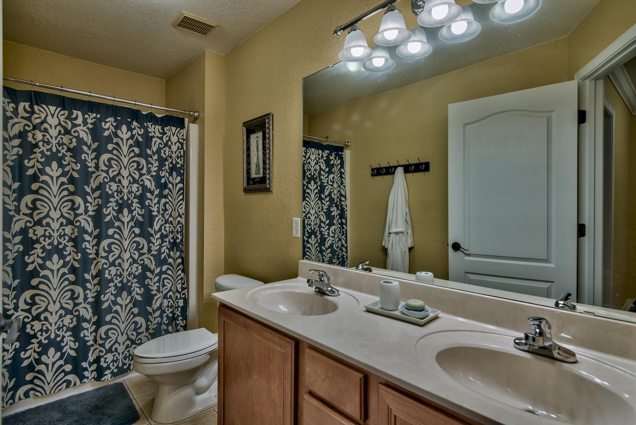 EMERALD LAKES PH 1 - Residential