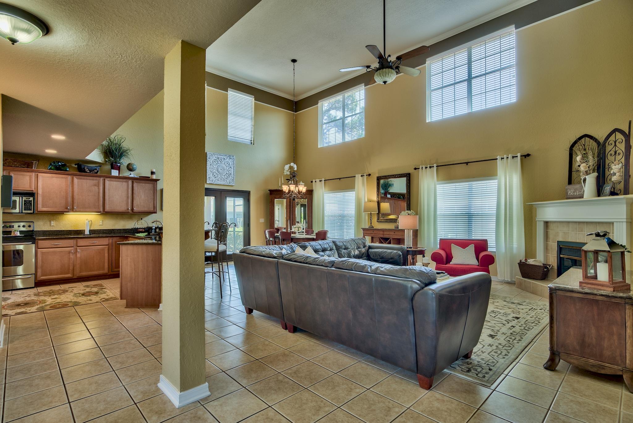 EMERALD LAKES PH 1 - Residential