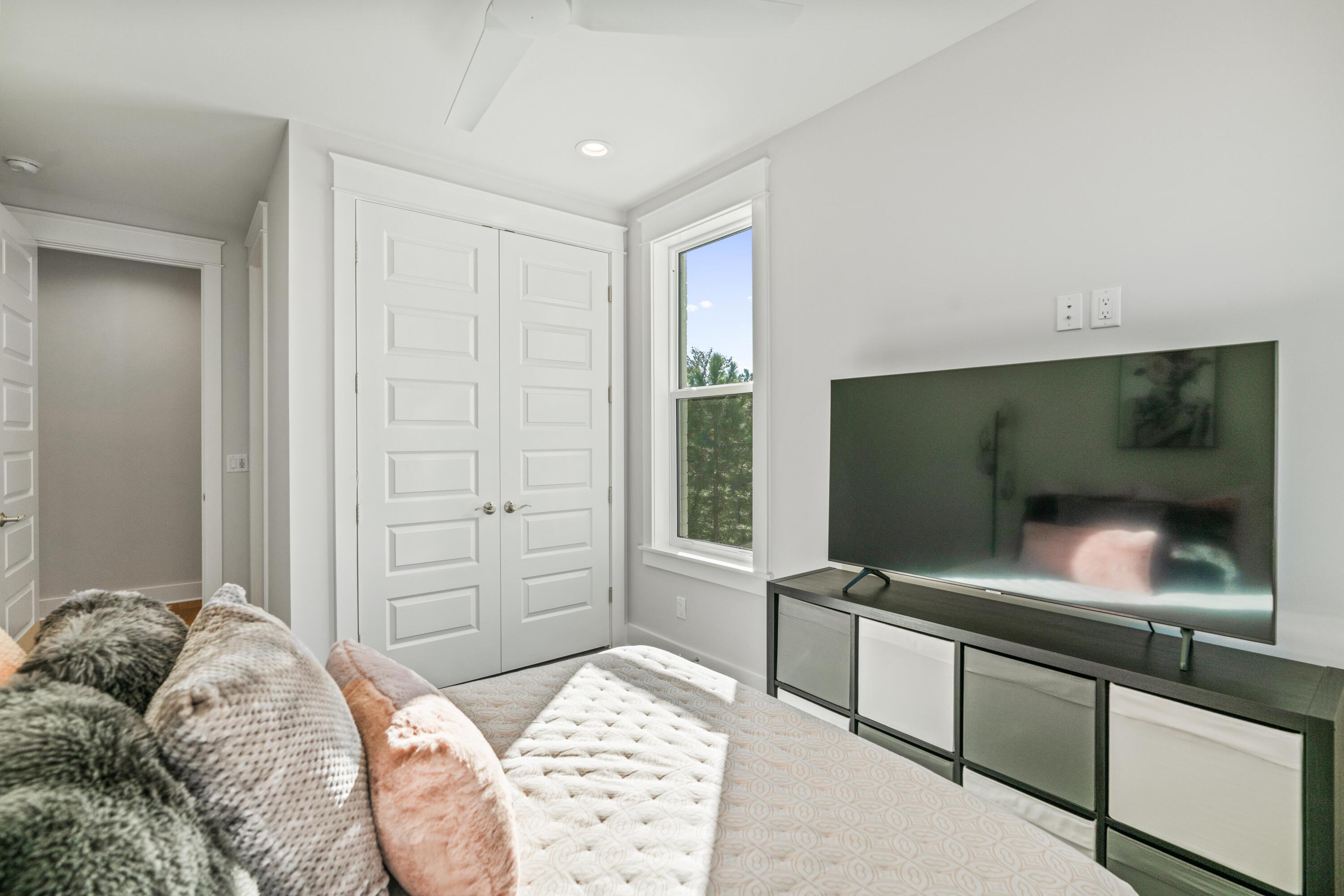 RidgeWalk - Residential