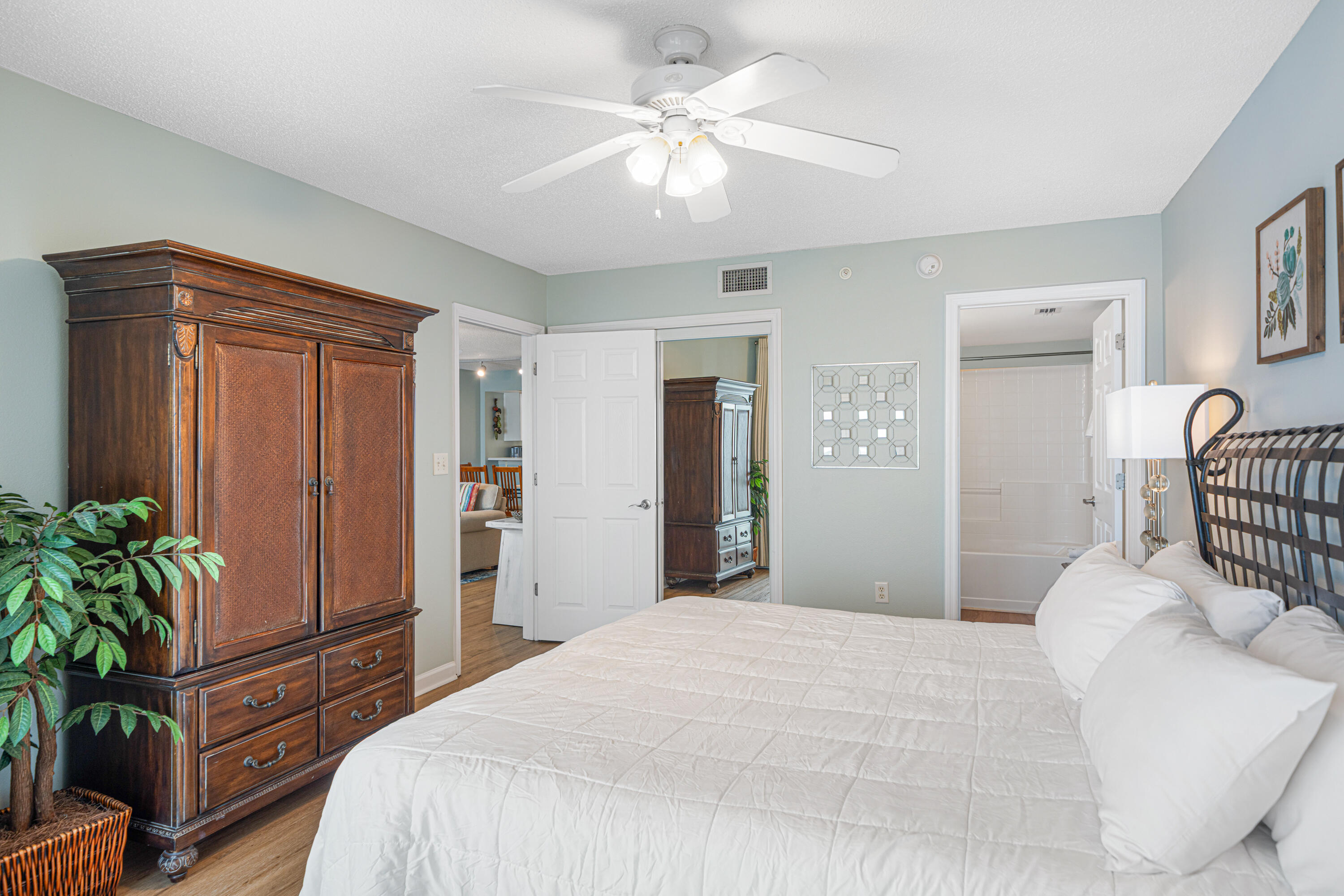SEACREST CONDOMINIUMS - Residential