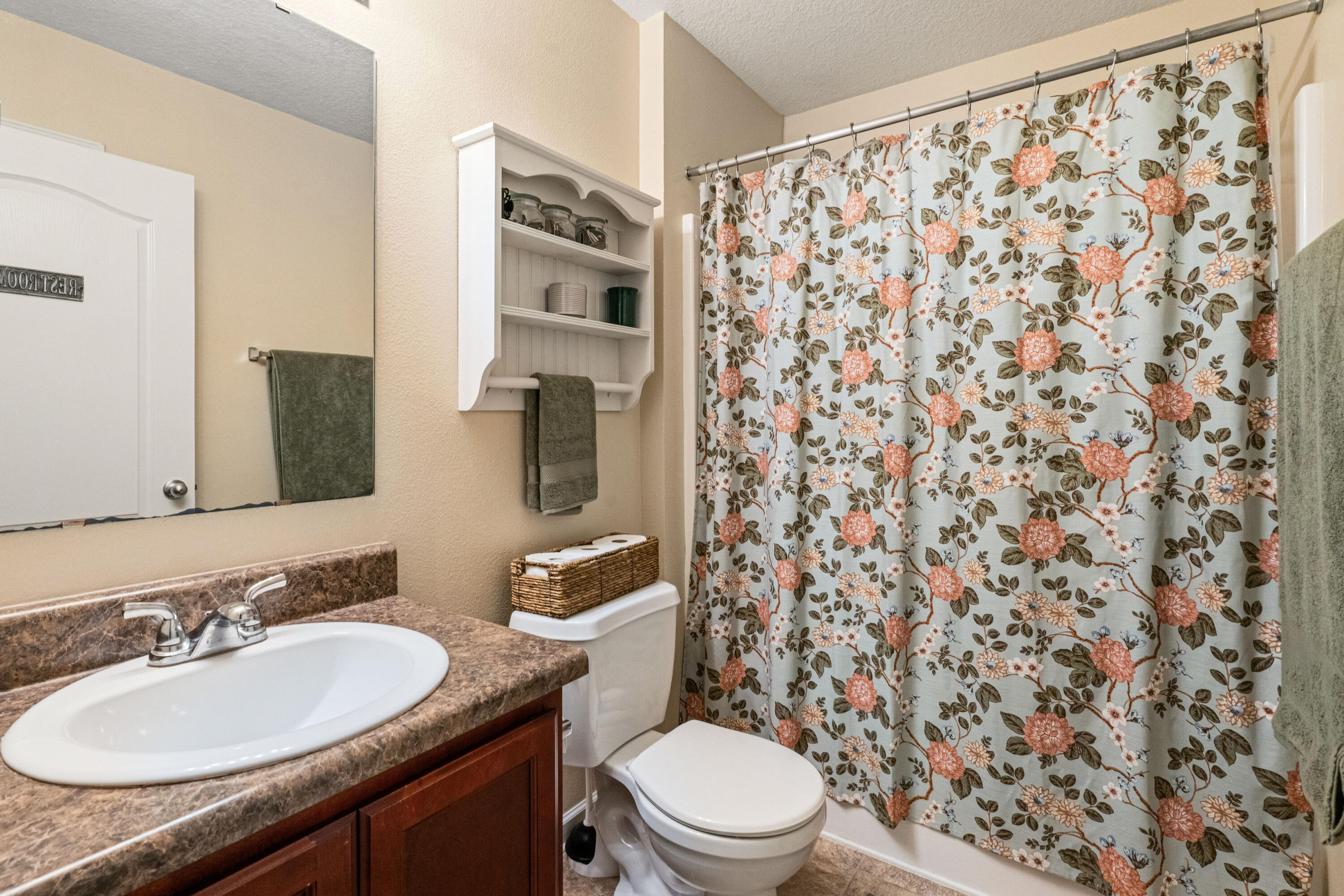 LOST CREEK - Residential