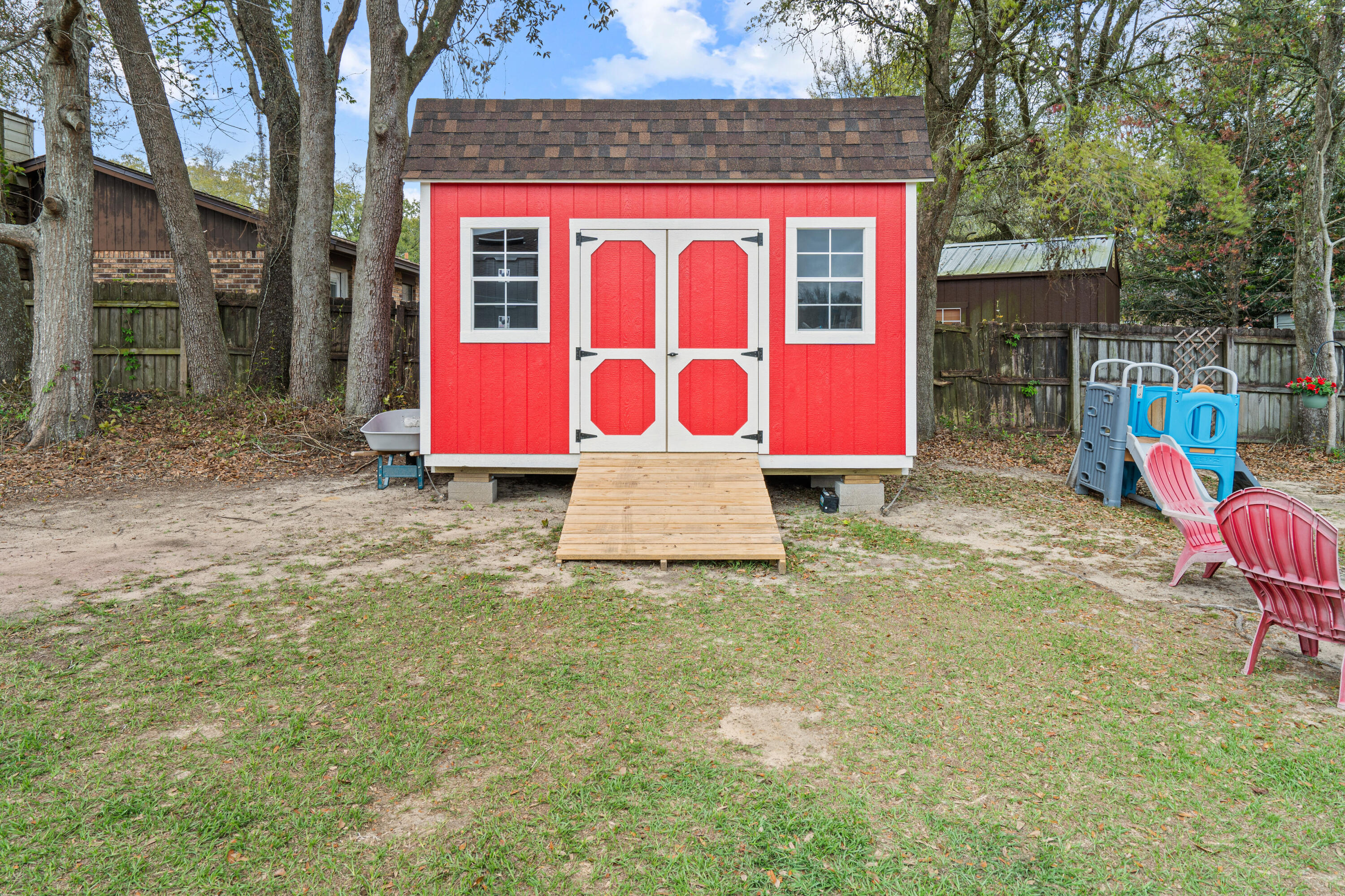 LOST CREEK - Residential