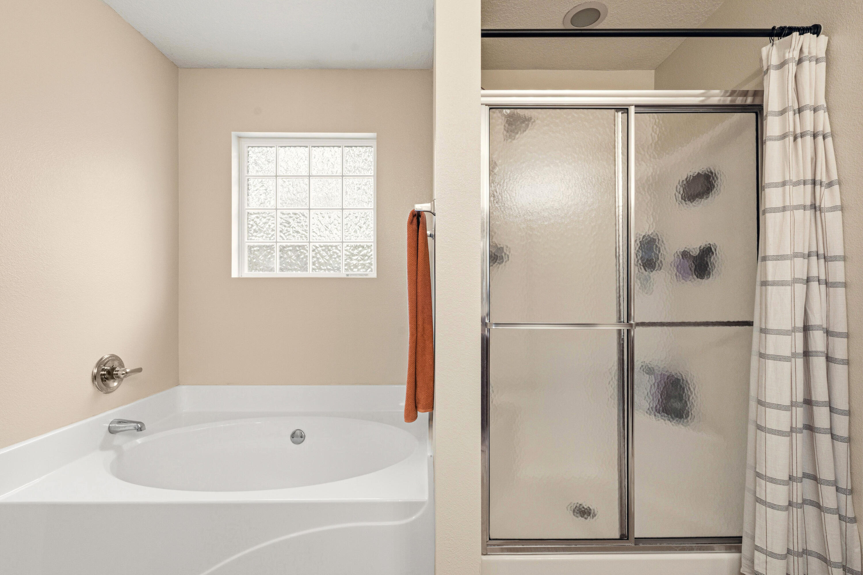 LOST CREEK - Residential