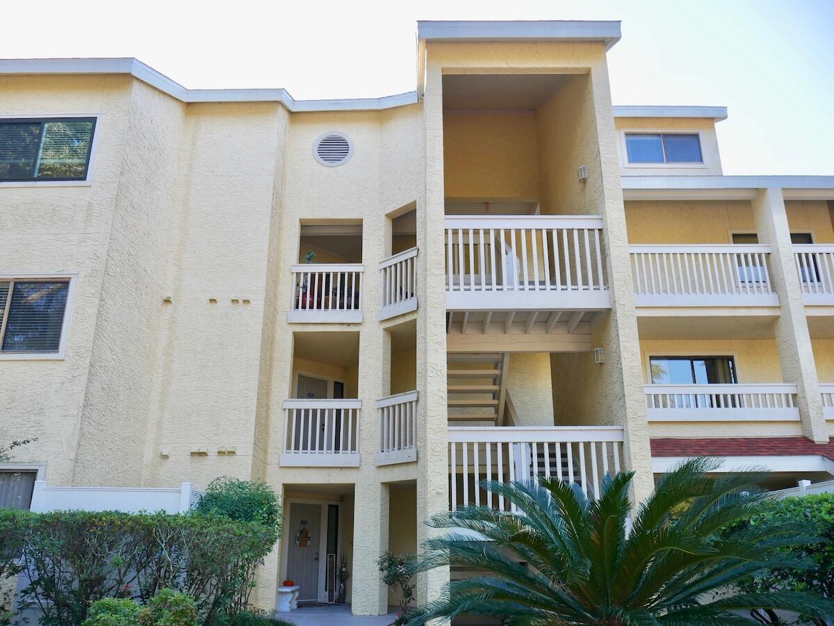 BAY VILLAS CONDOS - Residential