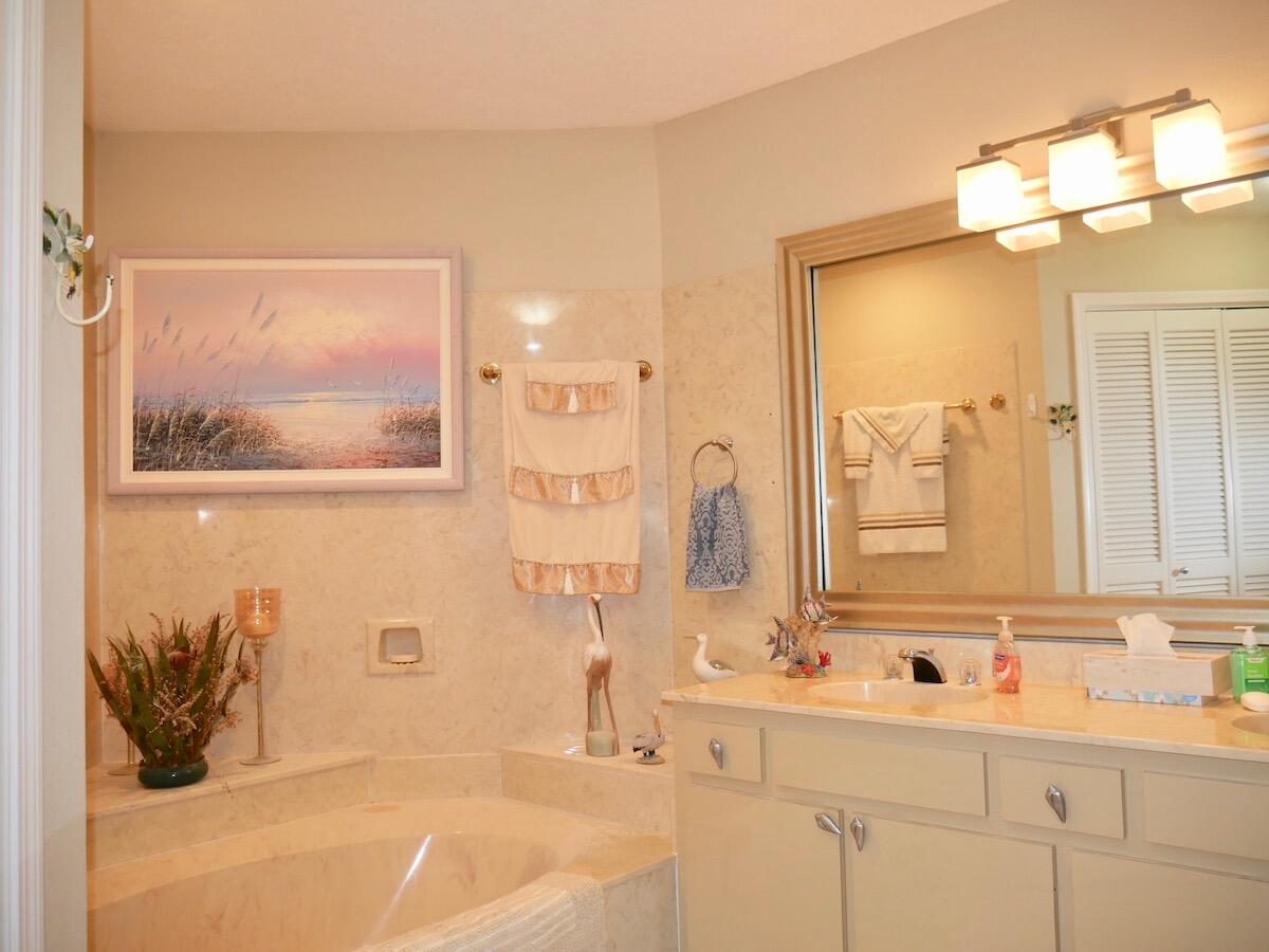 BAY VILLAS CONDOS - Residential