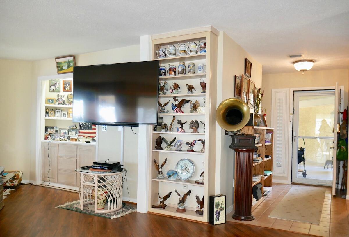 BAY VILLAS CONDOS - Residential