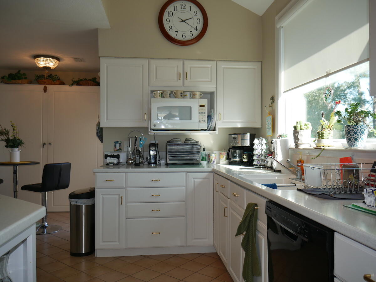 BAY VILLAS CONDOS - Residential