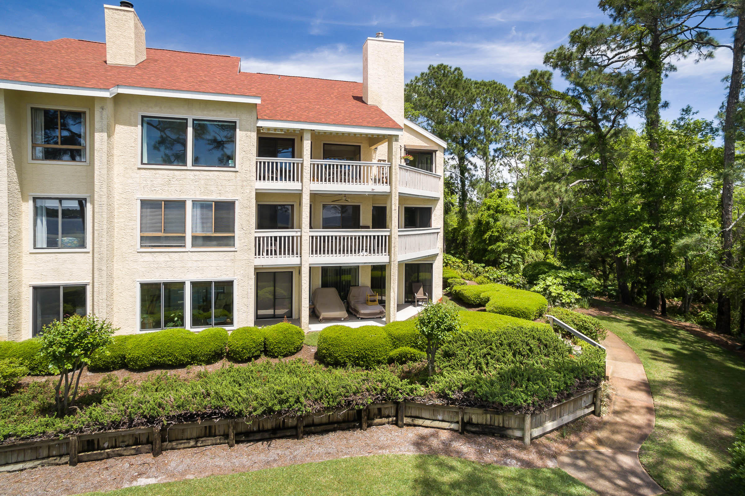 BAY VILLAS CONDOS - Residential